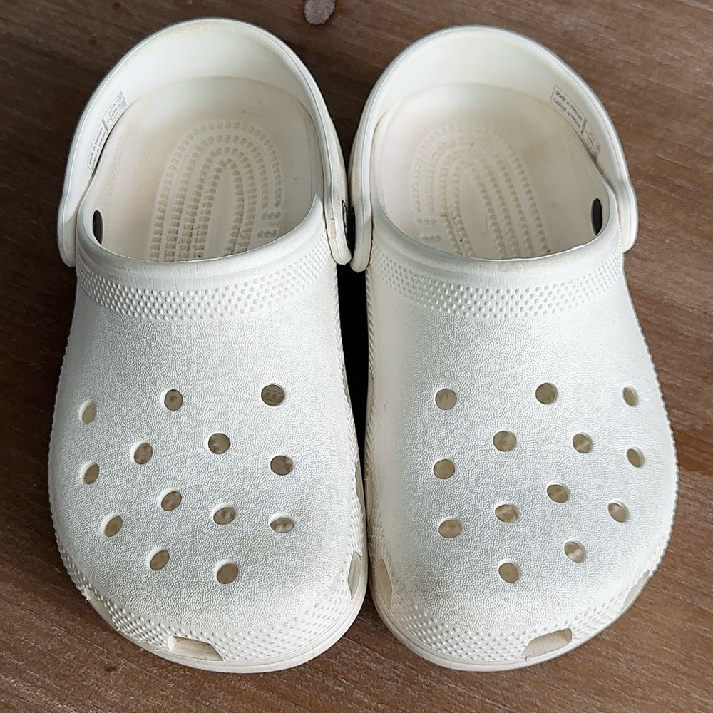 Kids white crocs. Size 1.